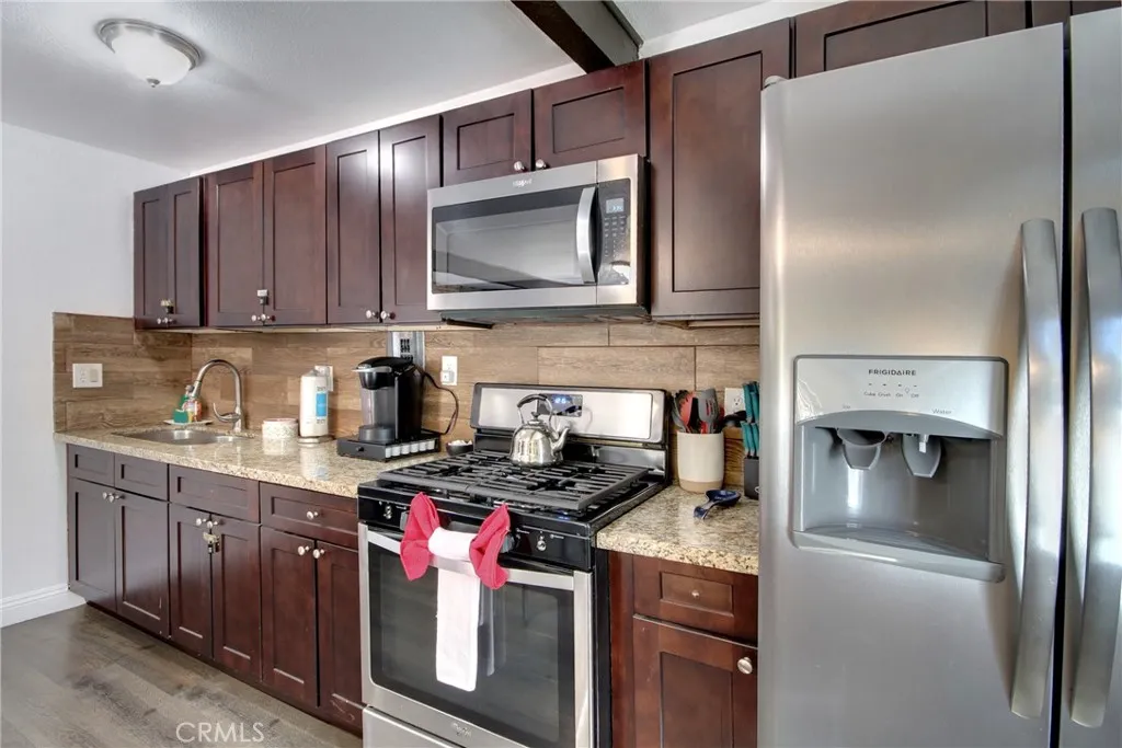 986 Cameron Drive, Big Bear Lake, California 92315 home-pic-36